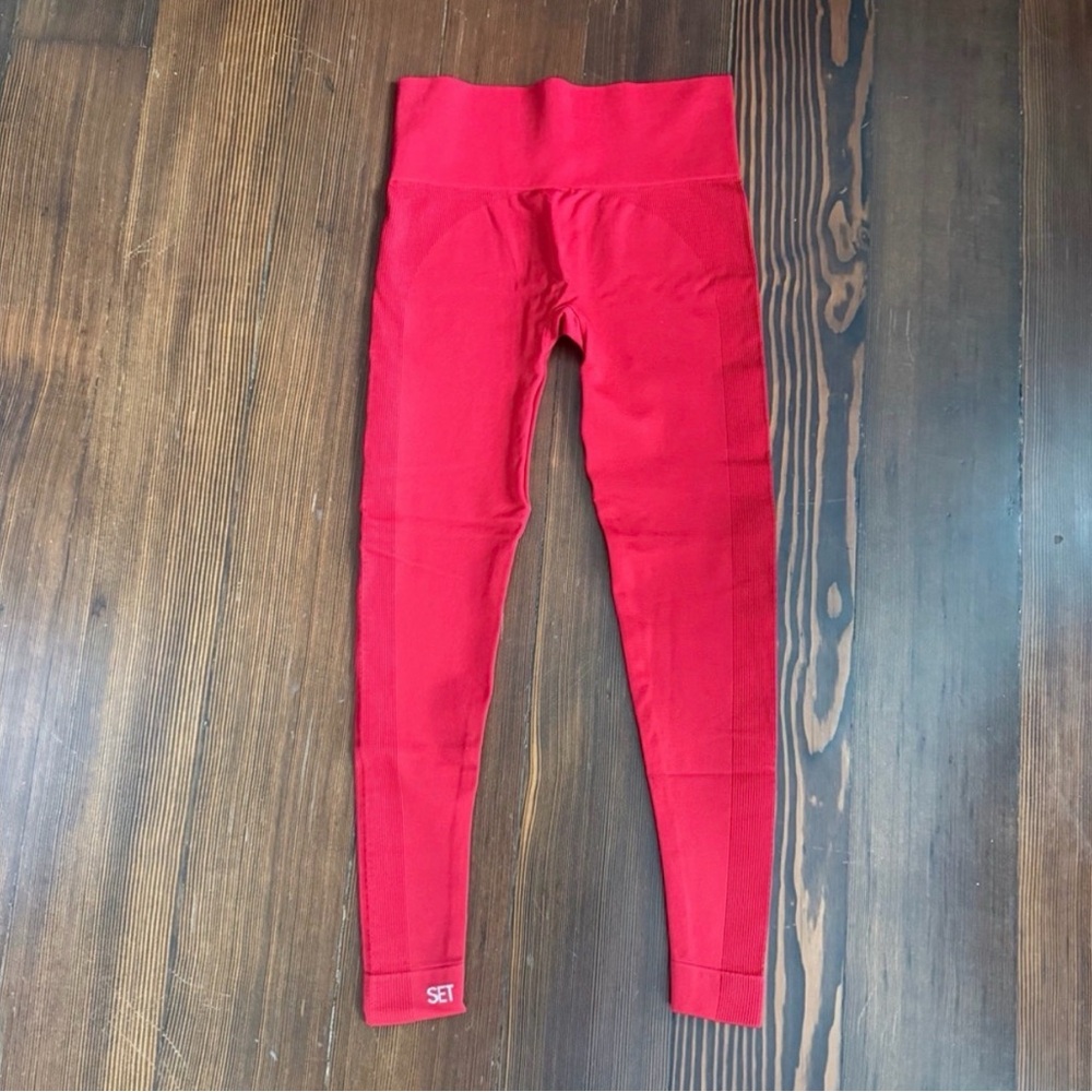SET Active Vibrant Cherry Red Leggings